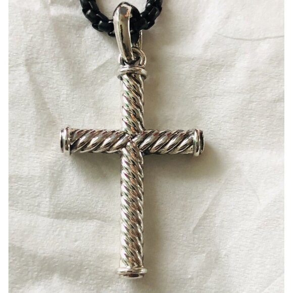 David Yurman Cable Cross Pendant w/Black Stainless Necklace 26" w/Pouch Mint - Picture 1 of 16